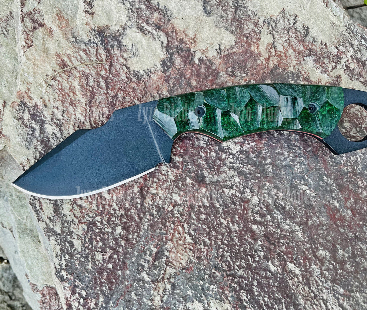 Fixed Blade Curved Knife and Solid Thick Blade