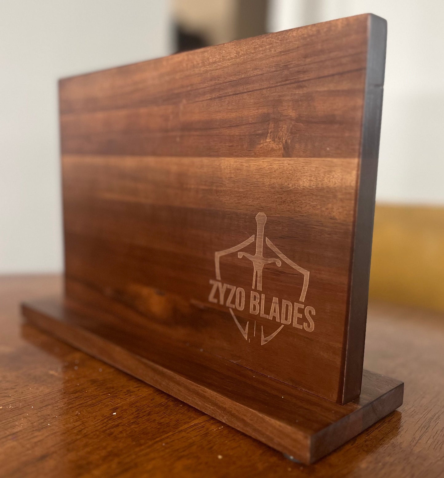 magnetic-walnut-wood-knife-block-stand-zyzo-blades
