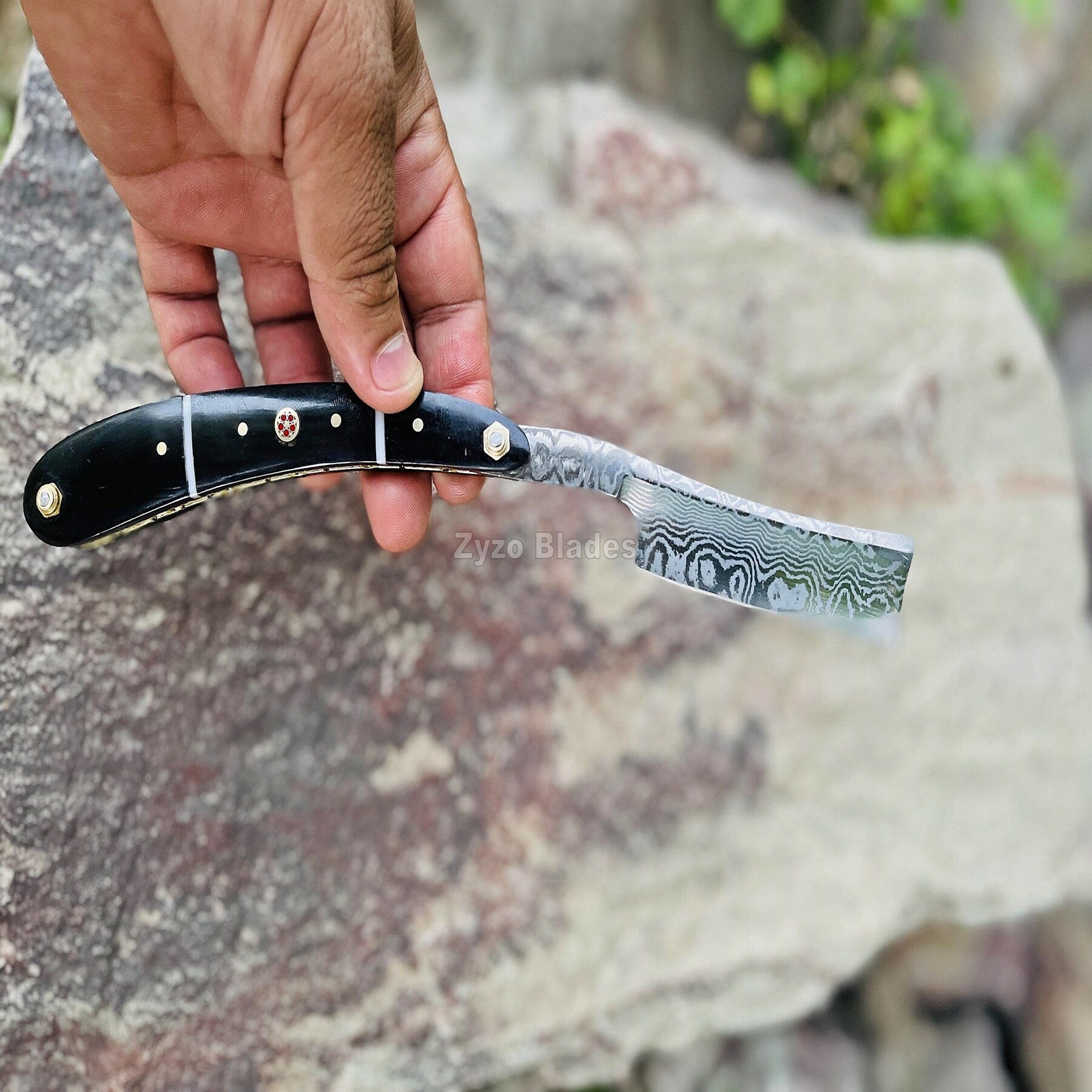 damascus-straight-razor-buffalo-horn-handle-zyzo-blades